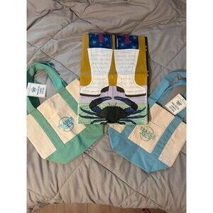 Brand new Trader Joe’s reusable tote bag bundle with tags attached (3 bags )
